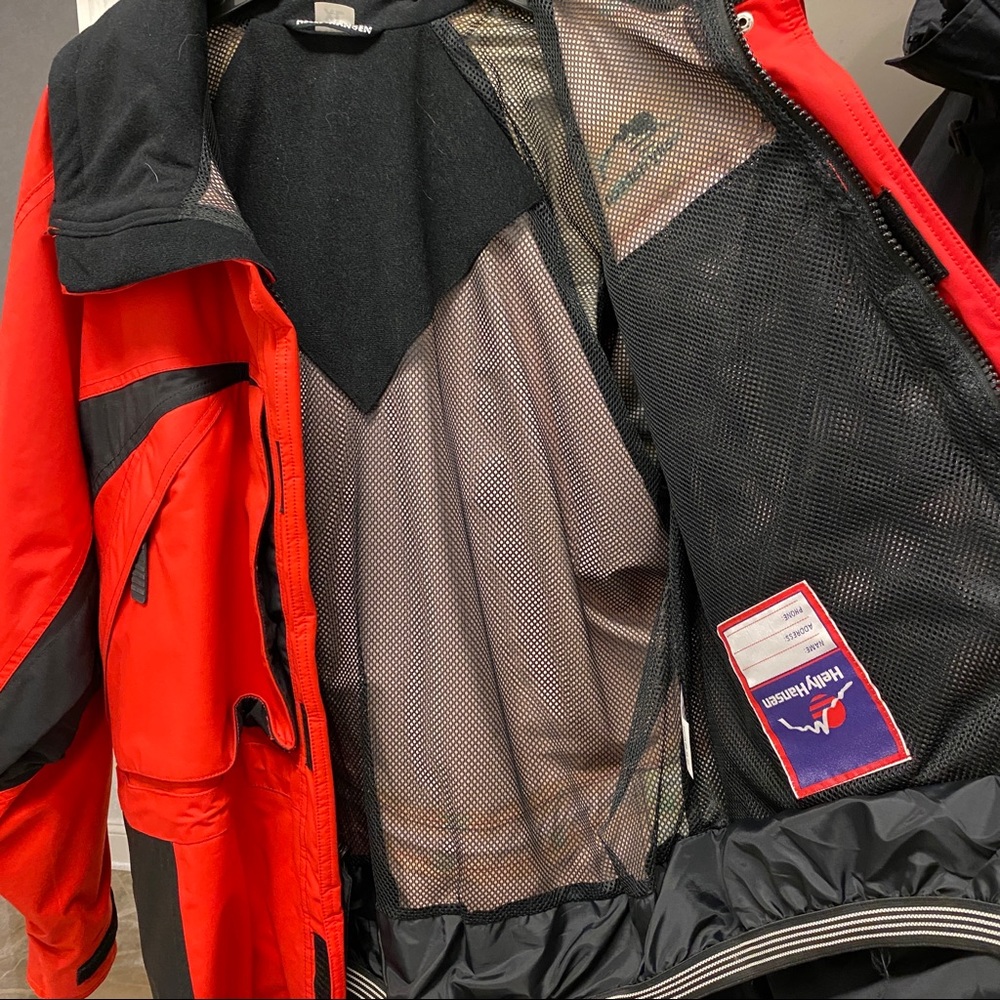 Helly Hansen Winter Parka w/ Large Hood - Red - XL - Picture 5 of 6